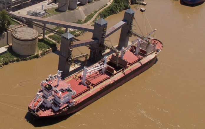 Puerto de San Benito, integrado a la planta San Lorenzo, está ubicado a orillas del Río Paraná, a la altura del kilómetro 441,8 de la Hidrovía (Puerto San Lorenzo – Provincia de Santa Fe)
